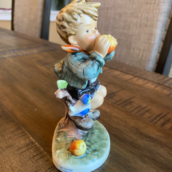 An Apple A Day Hummel - Picture 5 of 5